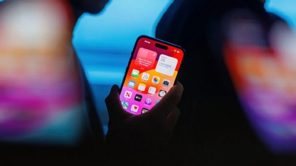 Apple'dan 20. yıla özel iPhone! Büyük tasarım değişikliği yolda